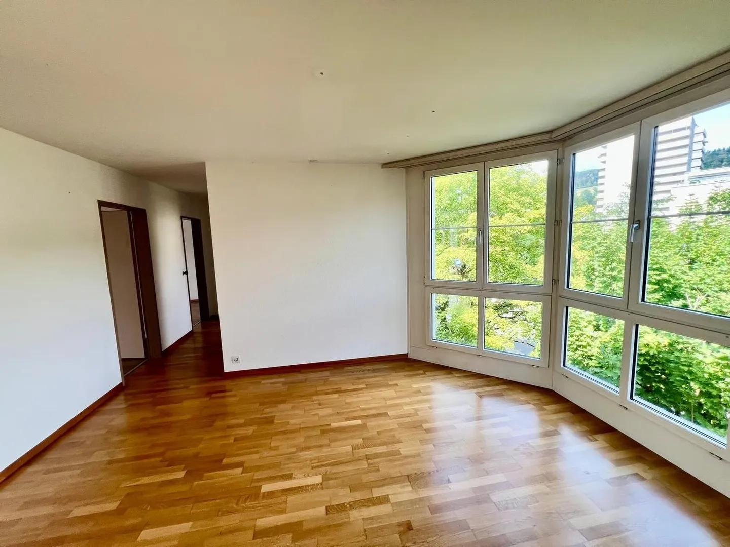 Spacious living on 110 m² with balcony - Photo 3 of 15