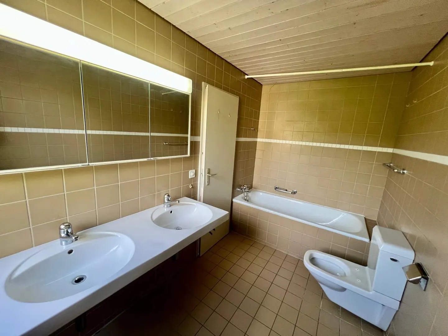 Spacious living on 110 m² with balcony - Photo 11 of 15