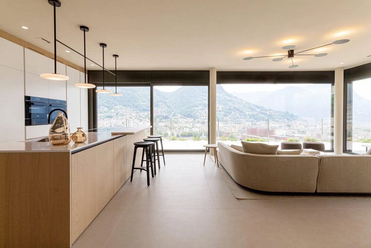 Penthouse zu verkaufen in Lugano 4,5 Zimmer mit Terrasse, Garten und Aussicht - Foto 1 von 16