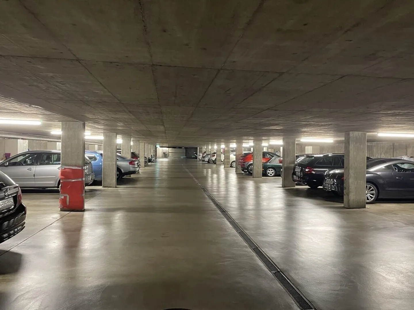 Vous cherchez un espace de stationnement pour moto ? - Photo 2 sur 3