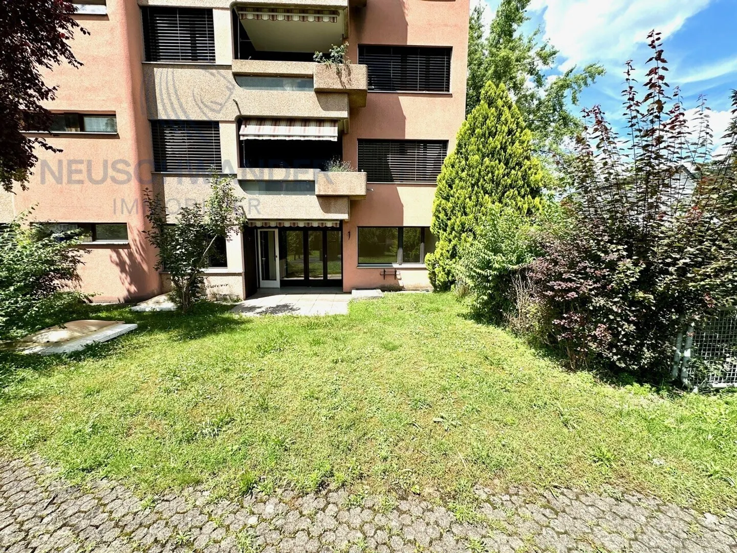 Appartamento ristrutturato di 4,5 stanze a Delémont - Foto 2 di 11