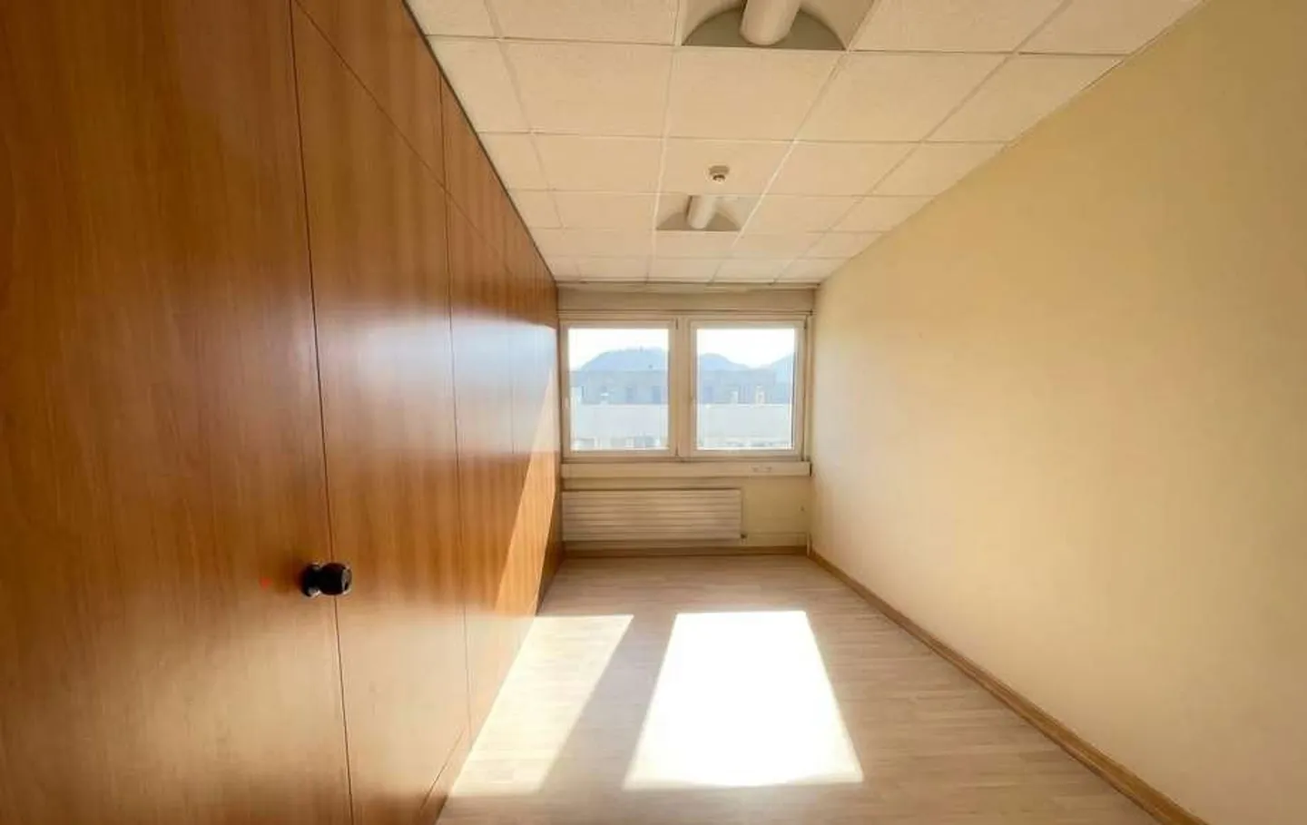 Ufficio o spazio commerciale in affitto - Manno - Foto 2 di 8