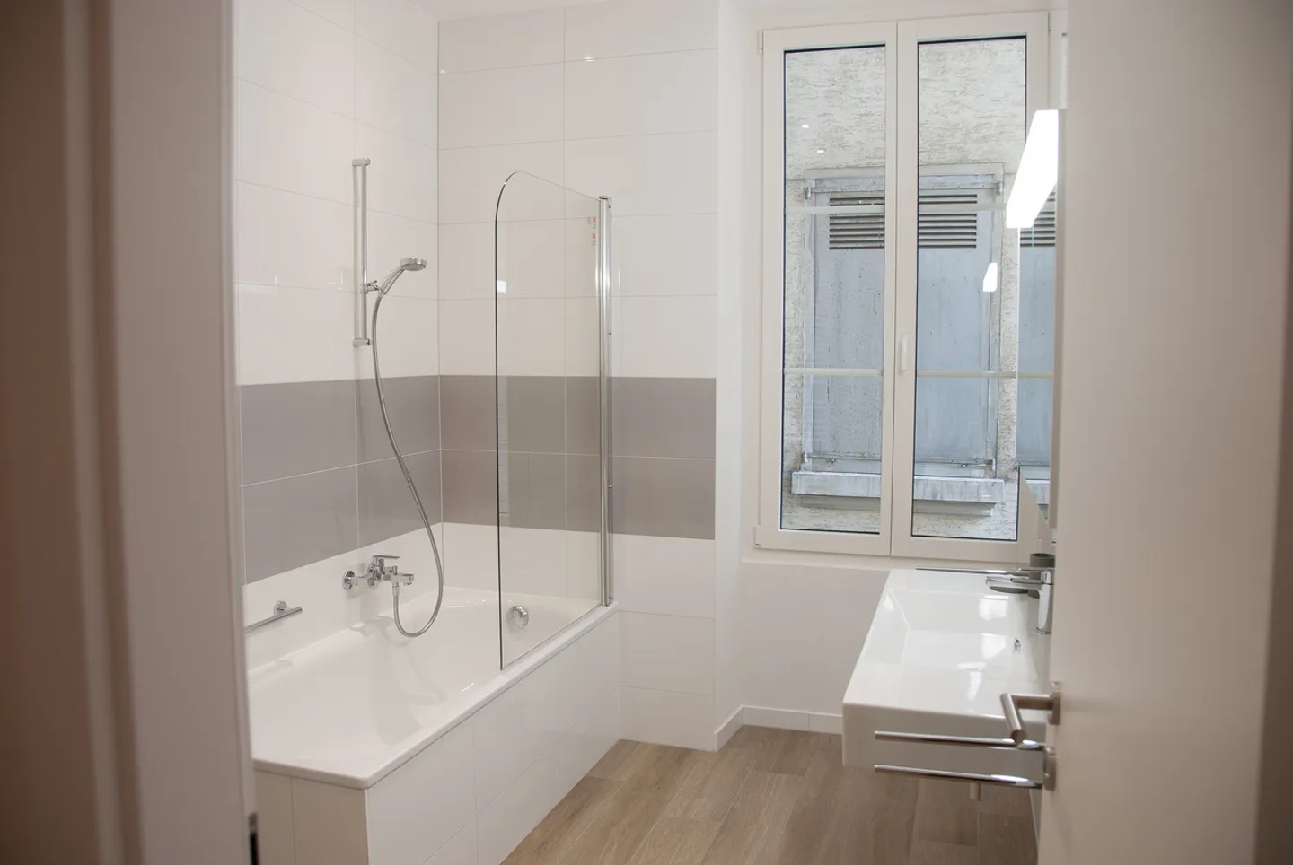 Église catholique 5 - 2,5 pièces au cœur de Montreux - Photo 5 sur 9