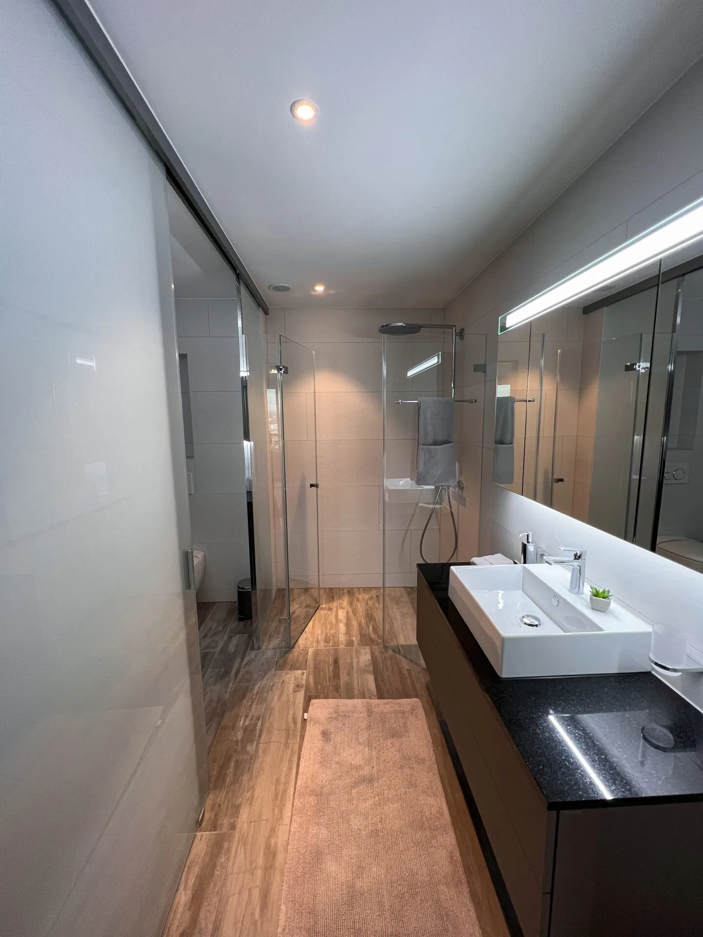 Au-dessus des toits de Dübendorf avec un cadeau de bienvenue - Photo 11 sur 18