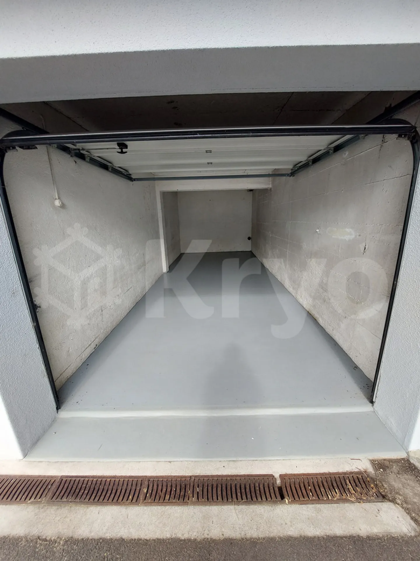 Individual garage - Photo 1 of 2