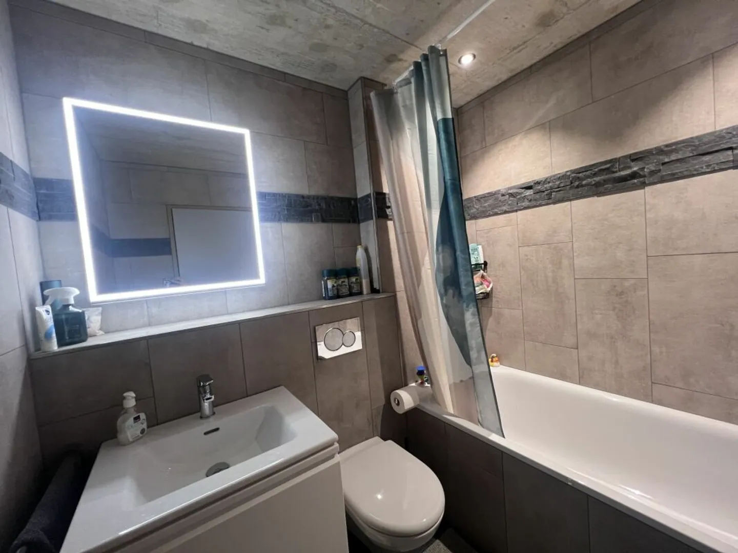 Apartment for rent - Photo 6 of 8