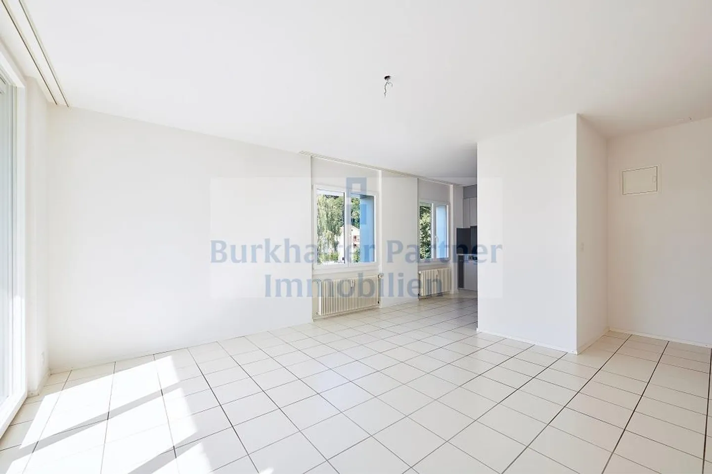 Modernes Apartment mit Balkon - Foto 3 von 7