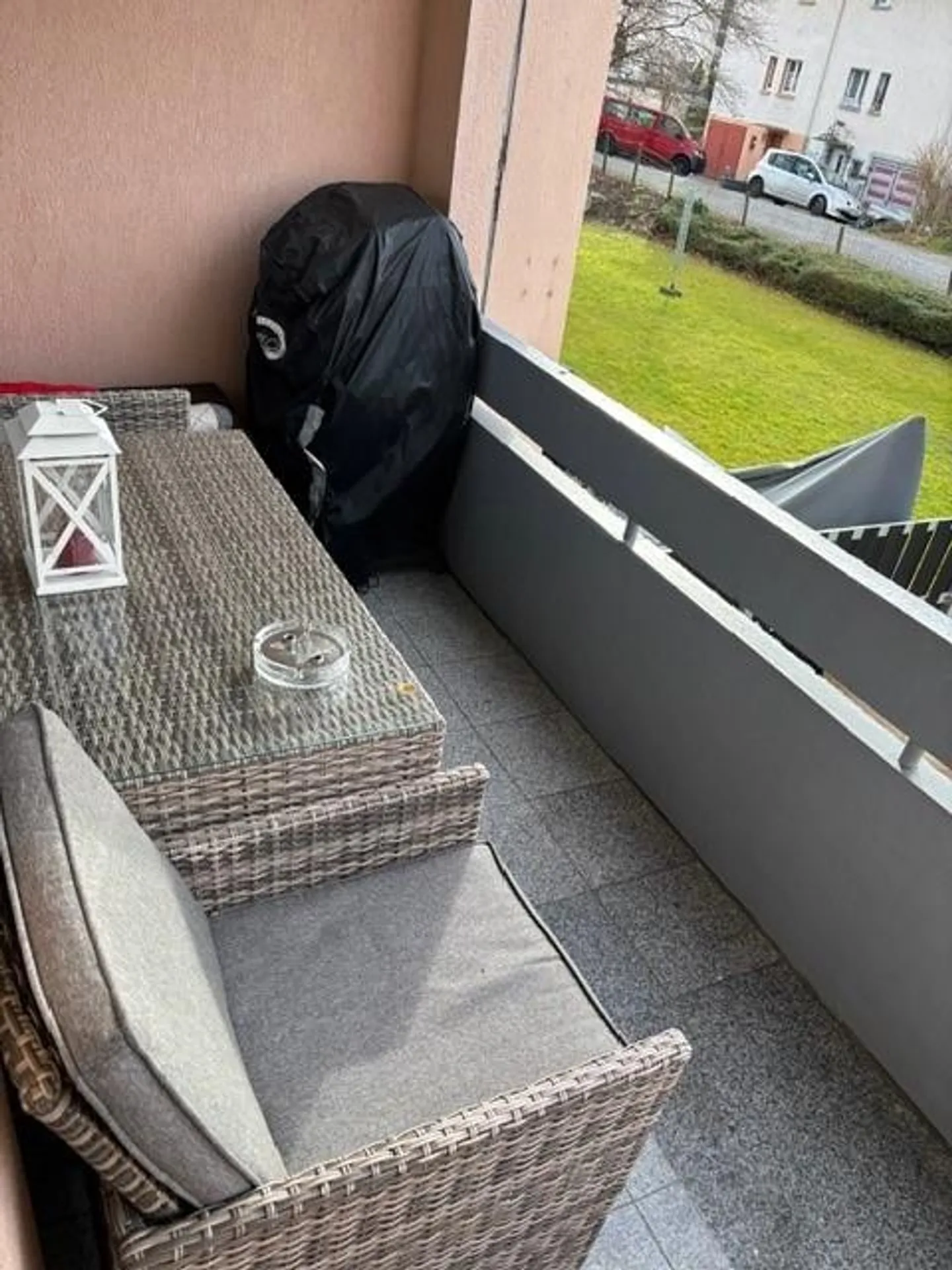 Schöne renovierte 4.5 Zi. Wohnung mit eigener Garagenbox und Wa /Tu - Foto 6 von 8