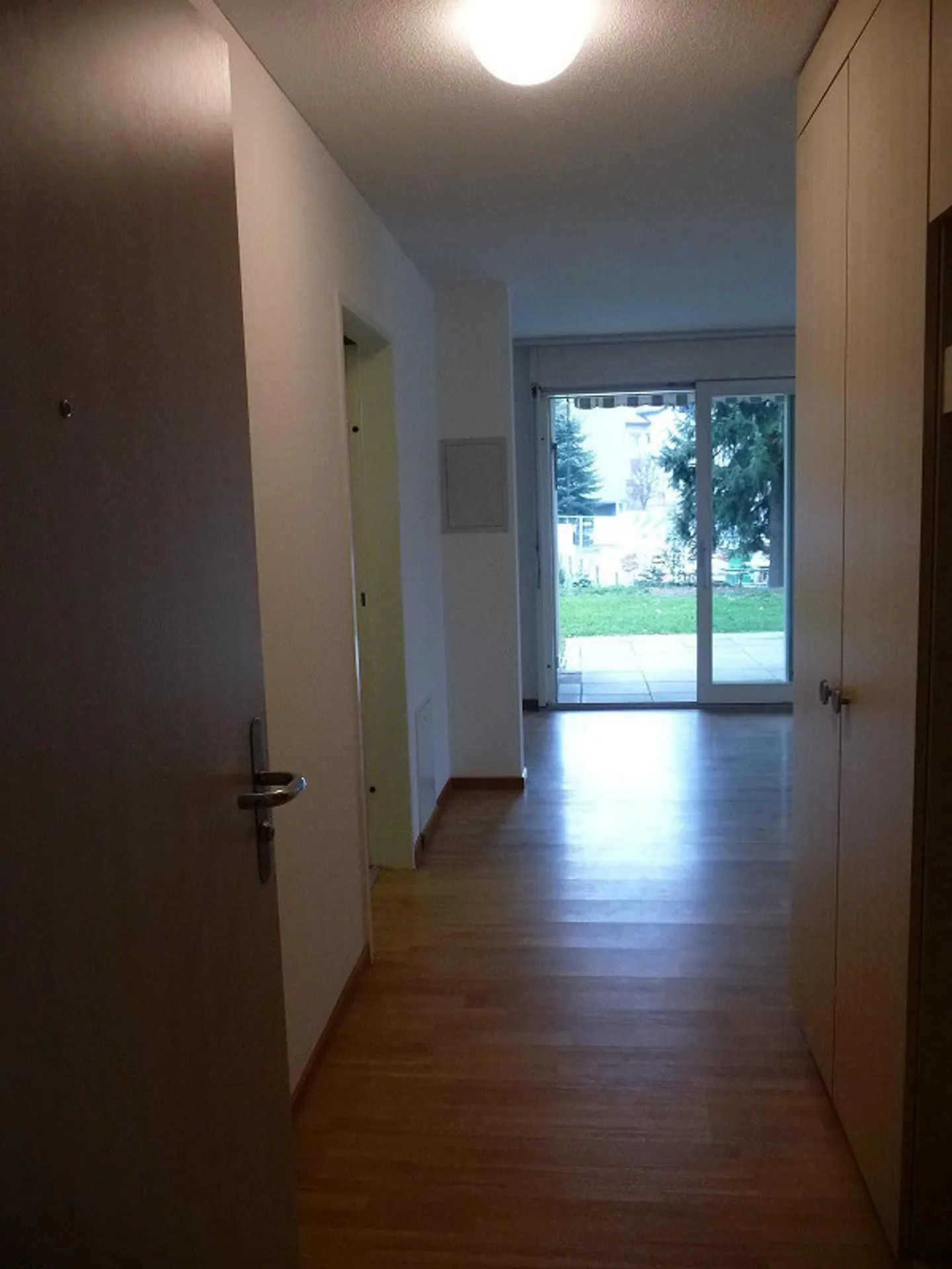 Geräumige Wohnung in ruhiger Lage - Foto 2 von 8