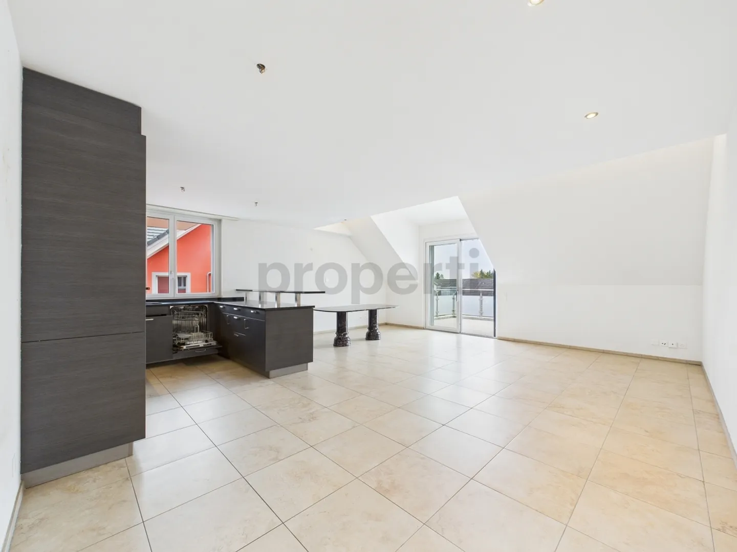 Ampio appartamento di 4,5 stanze a Wallisellen - Foto 1 di 13