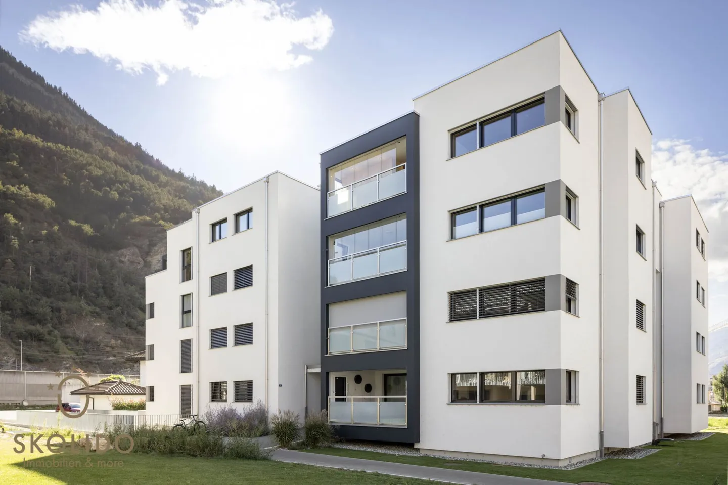 Exclusive 6-room penthouse apartment in Visp - Mondpark development - Photo 2 of 46