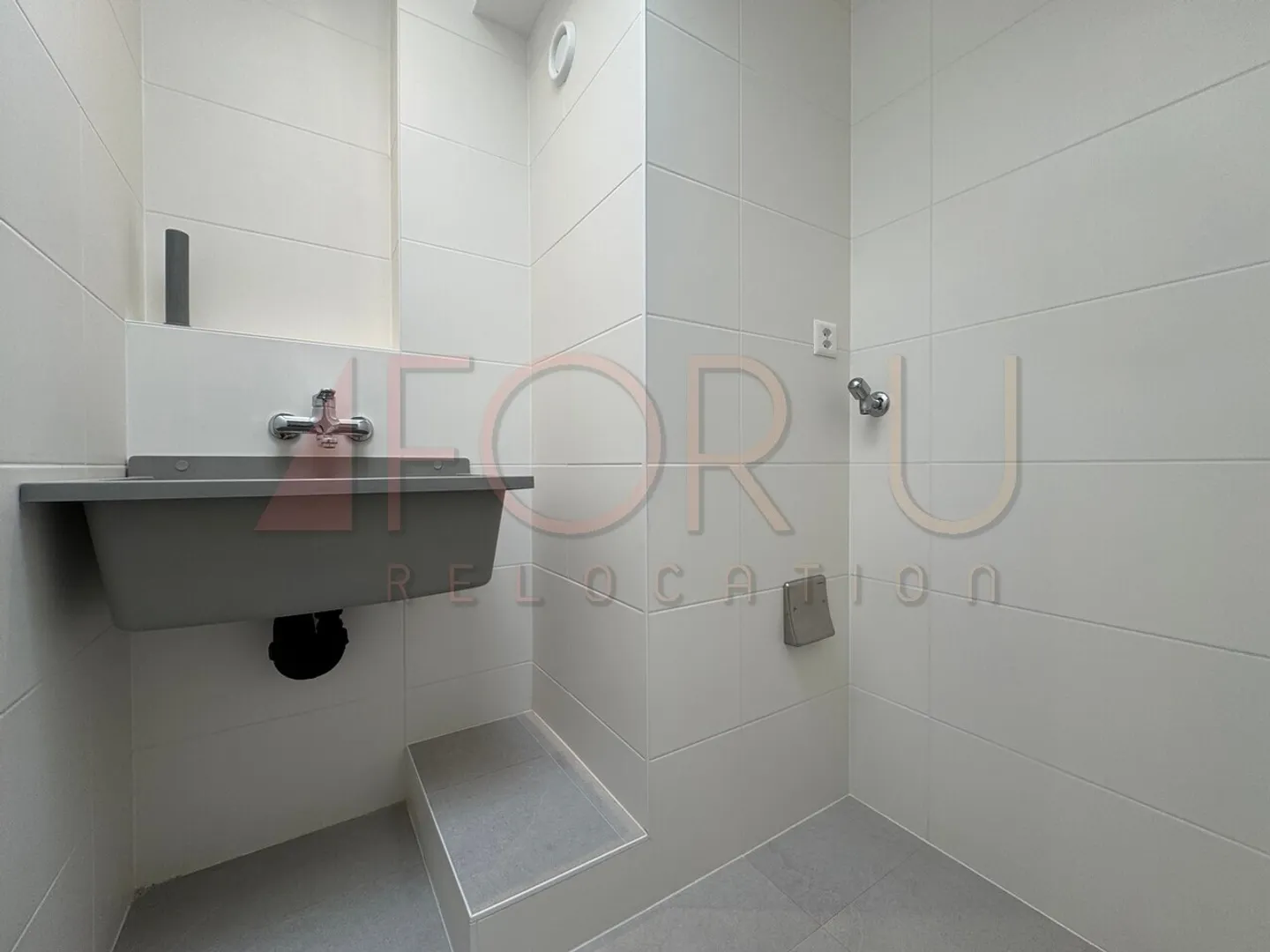 Superb 6.5 room penthouse new with 2 terraces and view near the UN - Photo 17 of 21