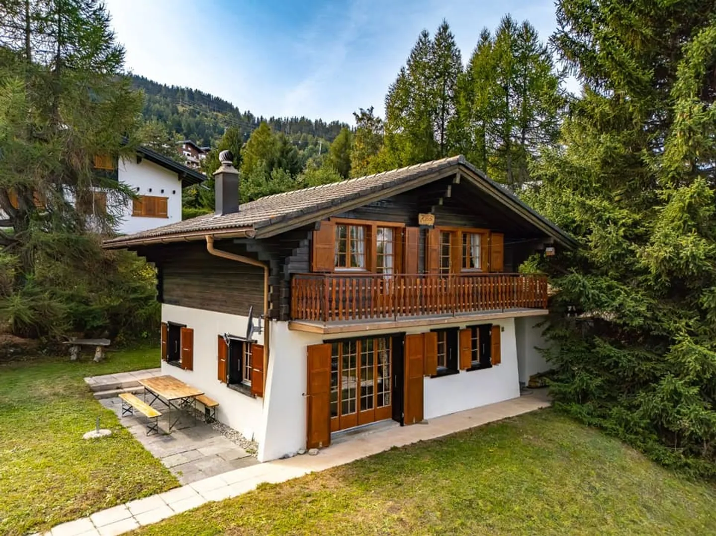 Classic 3-Bedroom Alpine Chalet with Excellent Views - Photo 1 of 13