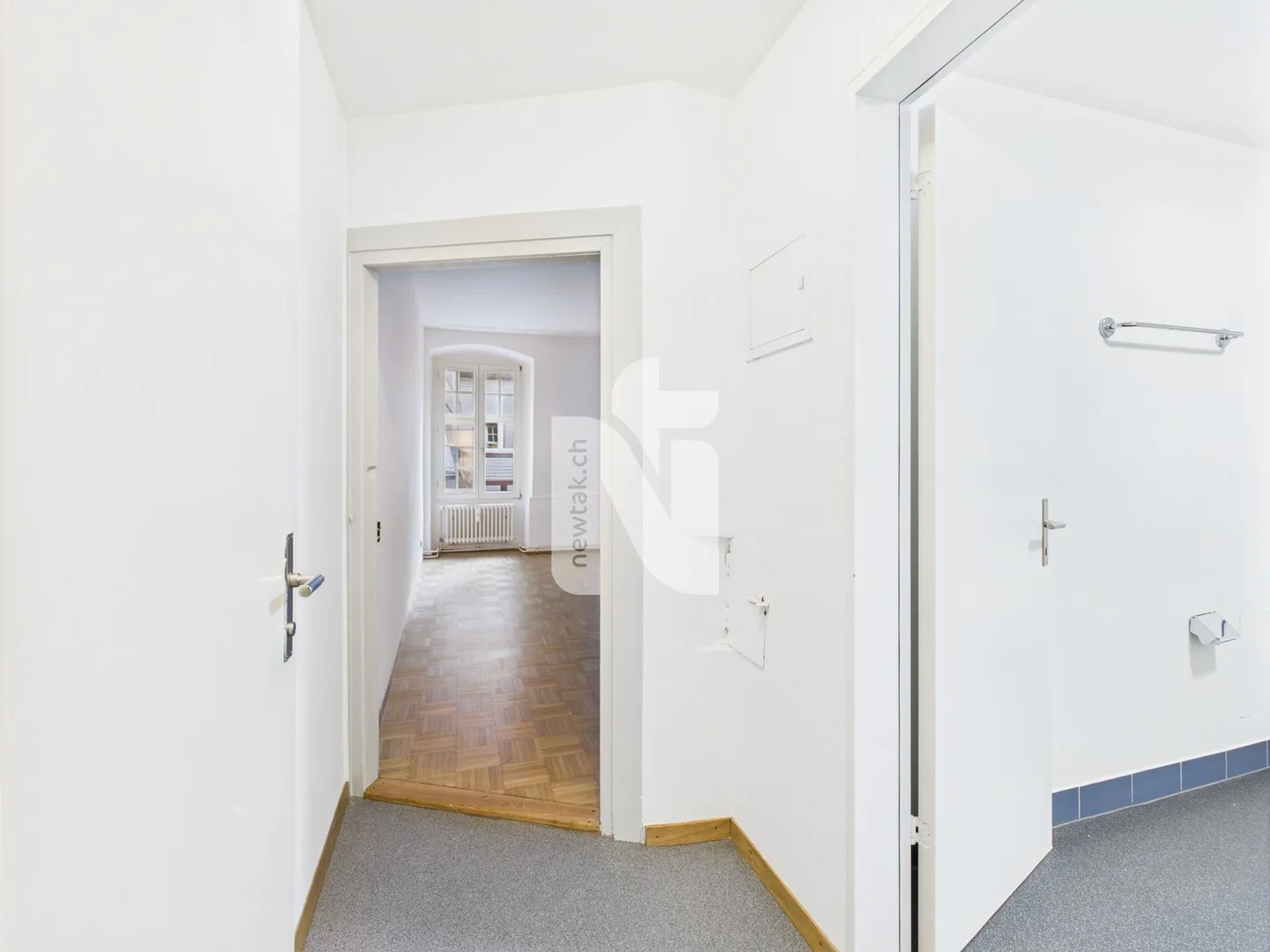 Espace commercial attrayant au cœur de la vieille ville - idéal comme bureau, atelier, salle de loisirs ou également comme salon, comme par exemple coiffure, massage ou institut de beauté - Photo 2 sur 6