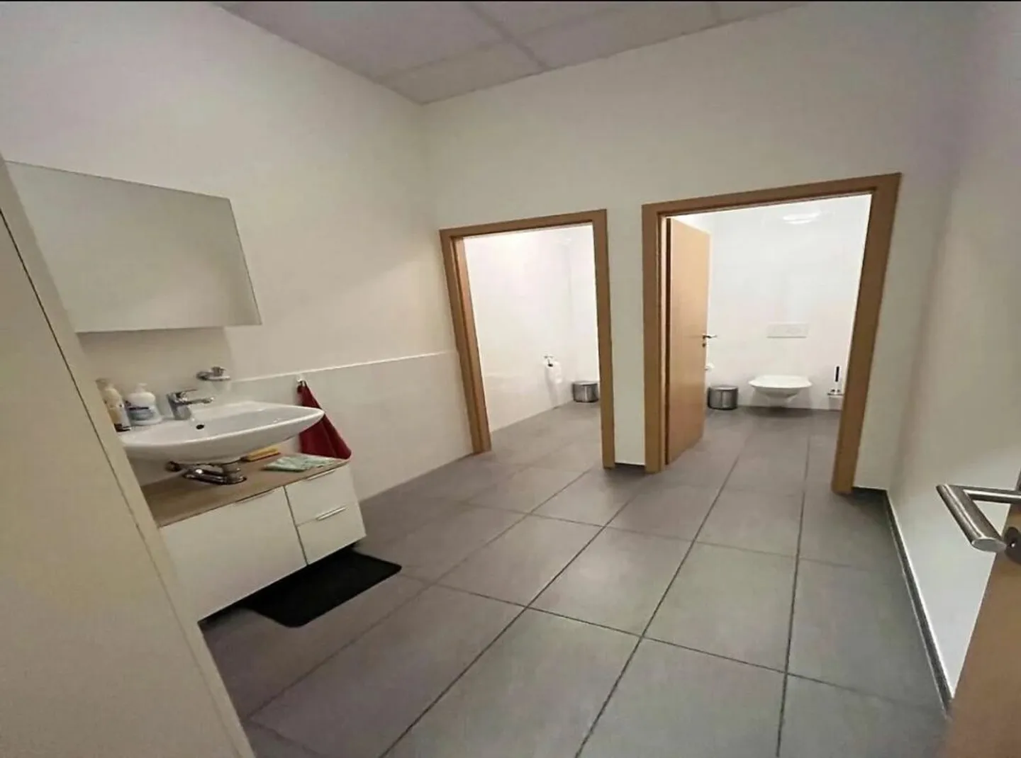 Wunderschöner Verkaufsraum im Herzen von Lausanne zu verkaufen; FREI oder VERMIETET. 13,5% Rendite auf Eigenkapital. - Foto 6 von 6