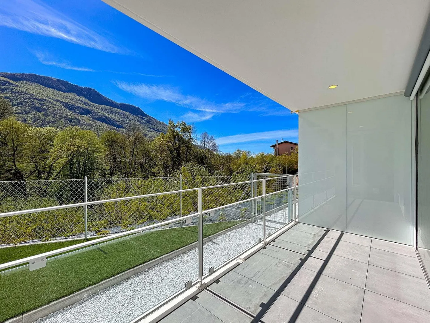 Modern 2.5 rooms with garden in Dino - Photo 5 of 8