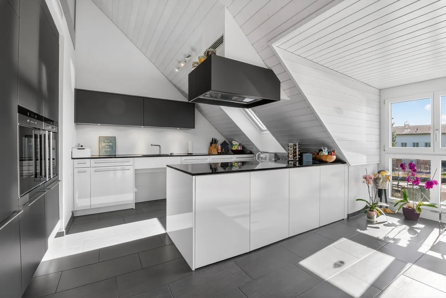 Appartement en duplex moderne de 5,5 pièces avec vue dégagée - Photo 4 sur 13