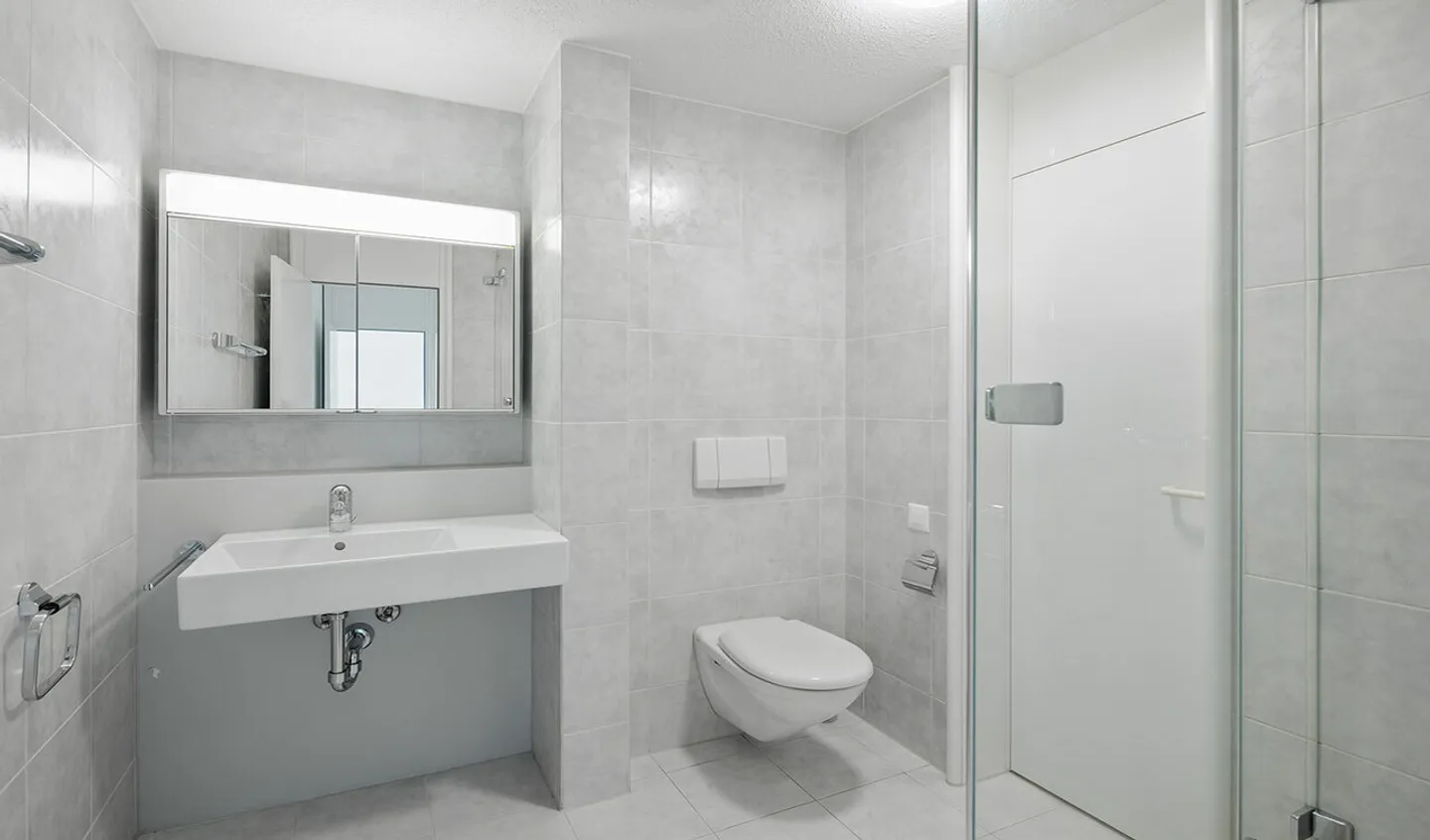 Cet appartement de 3½ pièces impressionne par sa générosité - Photo 13 sur 15