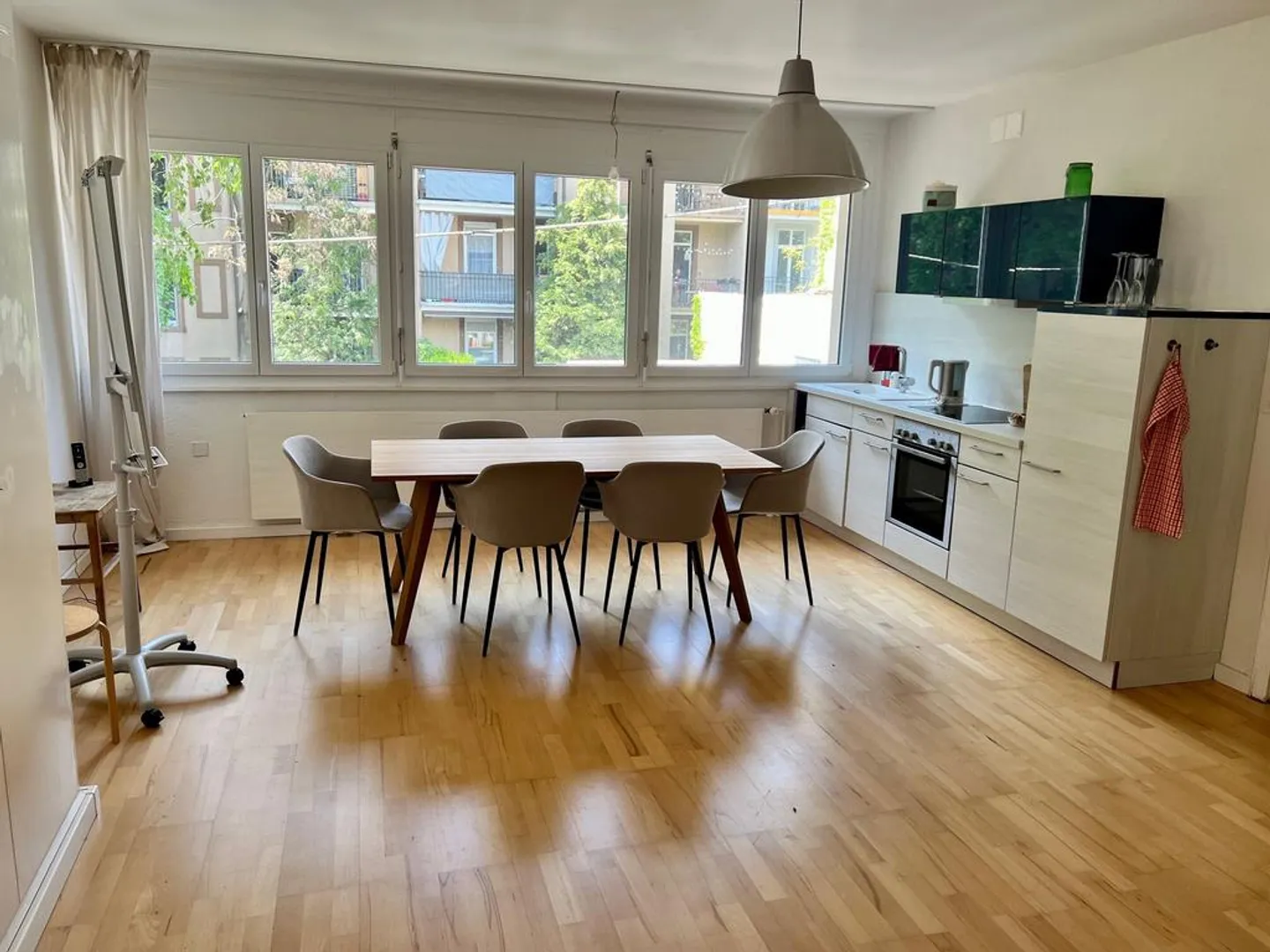 Own office building near Voltaplatz for rent - Photo 3 of 12