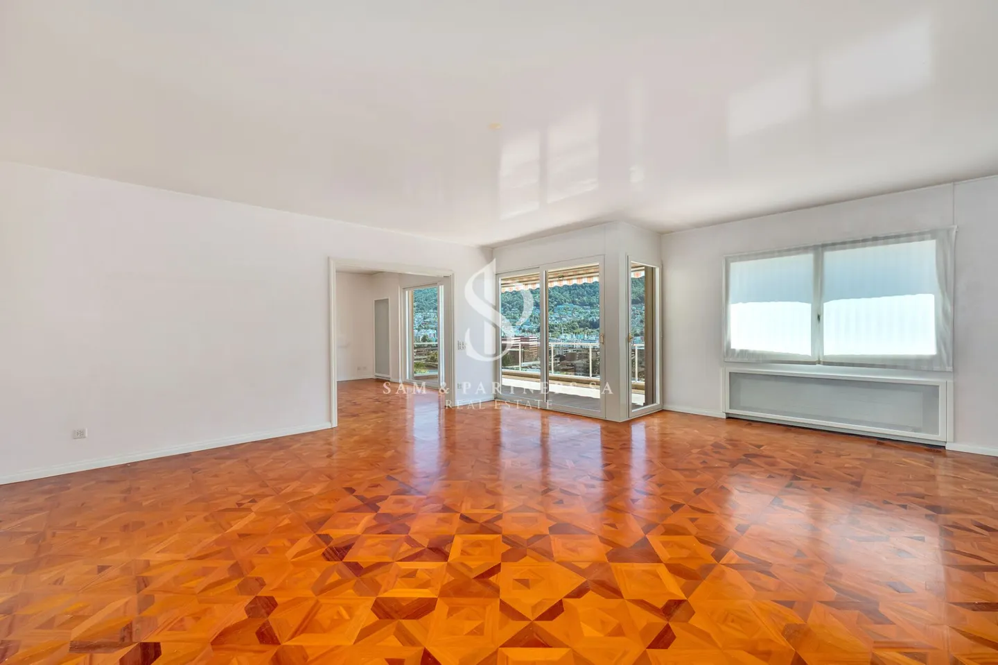 Exklusive Panoramaaussicht mit Seeblick - Foto 8 von 19