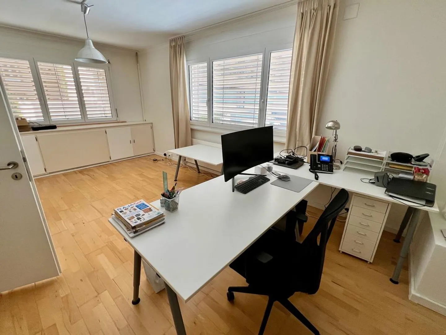 Own office building near Voltaplatz for rent - Photo 7 of 12