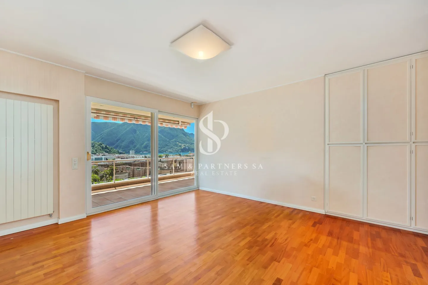Exklusive Panoramaaussicht mit Seeblick - Foto 15 von 19