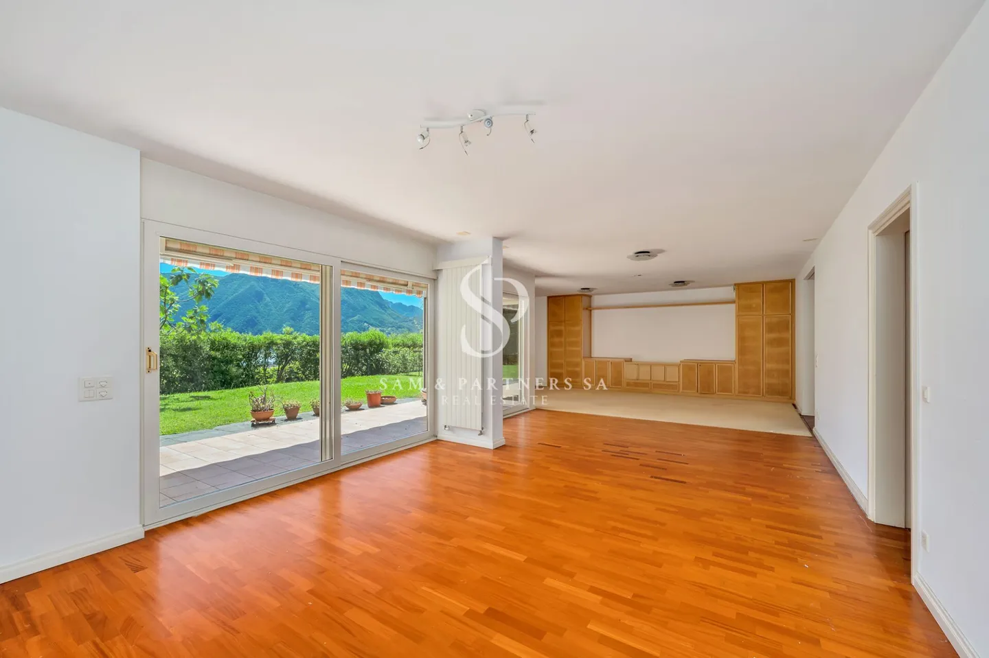 Exklusive Panoramaaussicht mit Seeblick - Foto 19 von 19