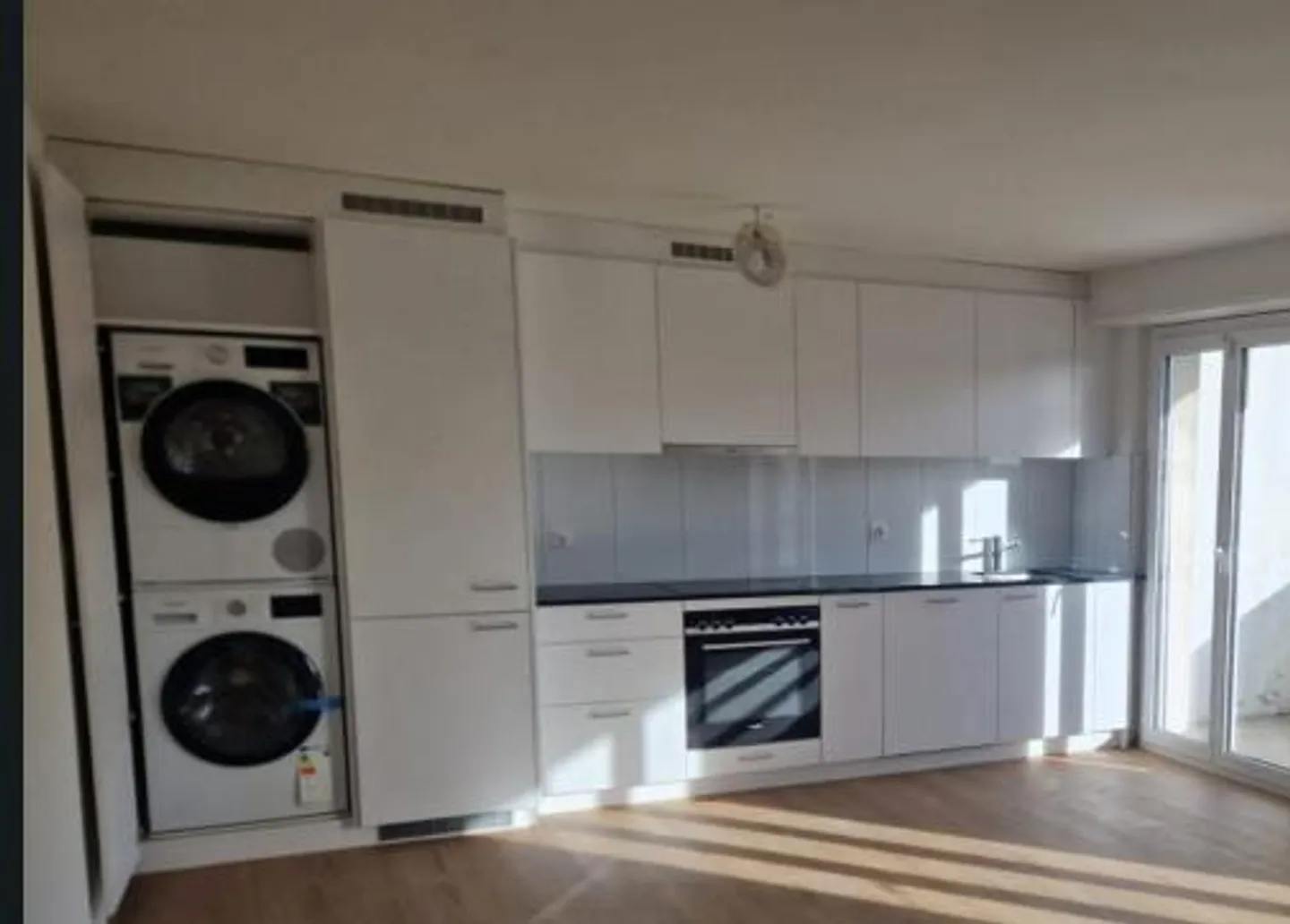 Appartamento moderno di 3 stanze recentemente ristrutturato a Losanna - Foto 9 di 11