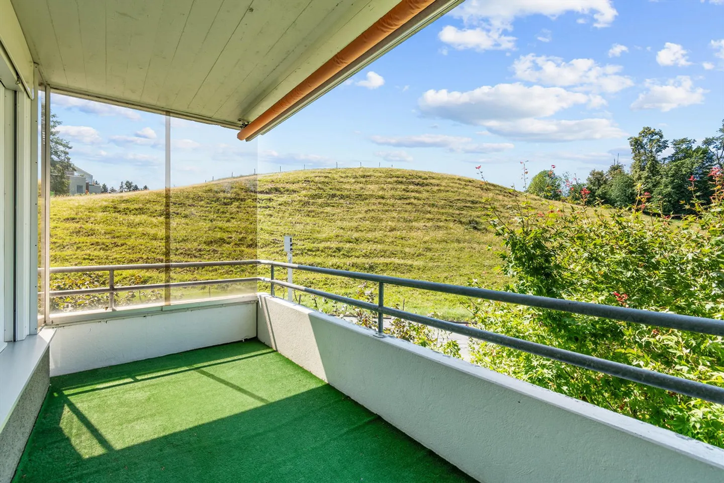 Gepflegte 2.5-Zimmer-Wohnung mit Balkon an naturnaher Lage in Luzern - Foto 3 di 13
