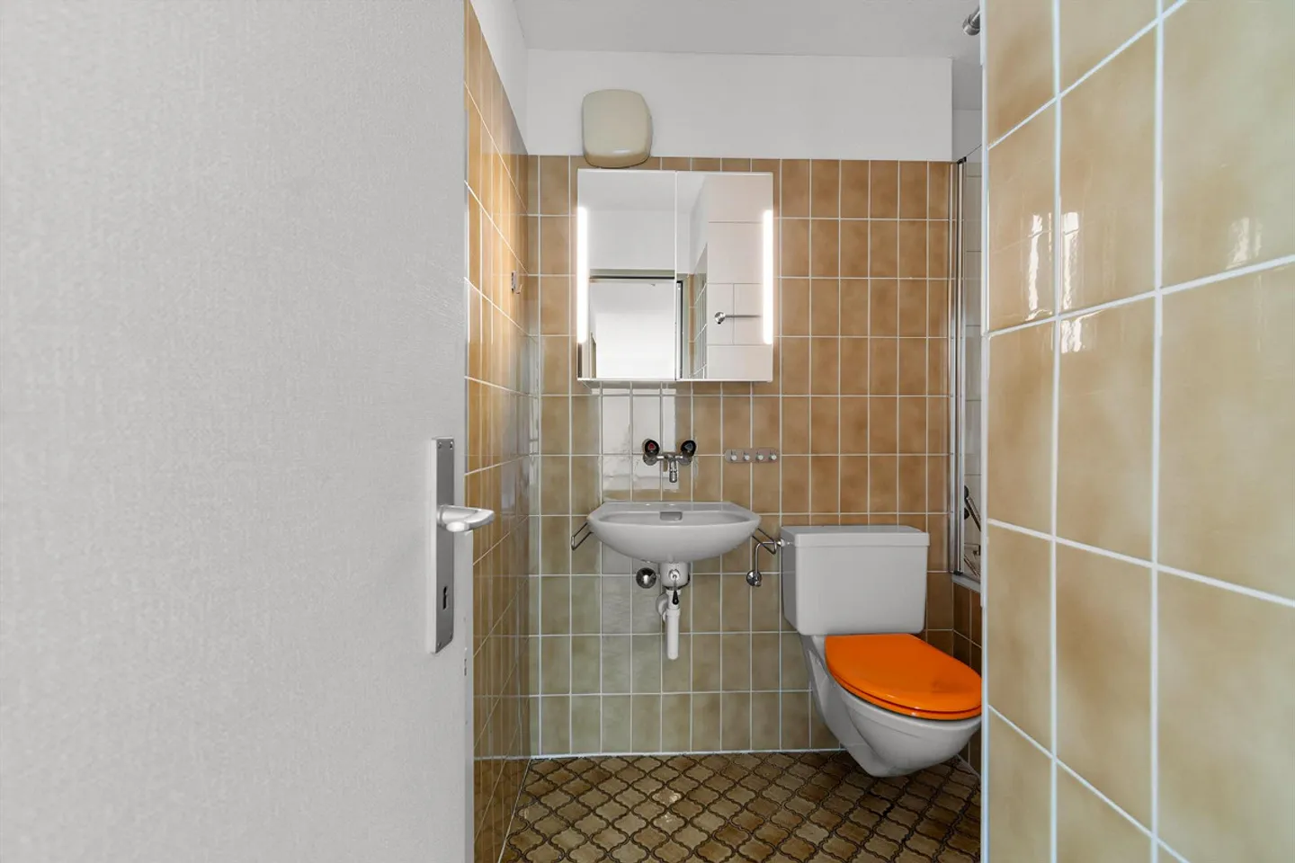 Gepflegte 2.5-Zimmer-Wohnung mit Balkon an naturnaher Lage in Luzern - Foto 9 di 13