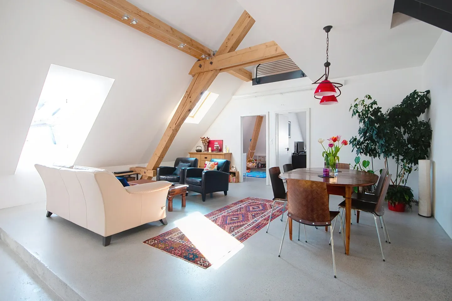 Just steps from the lake, superb 4.5-room duplex with terrace - Photo 3 of 9