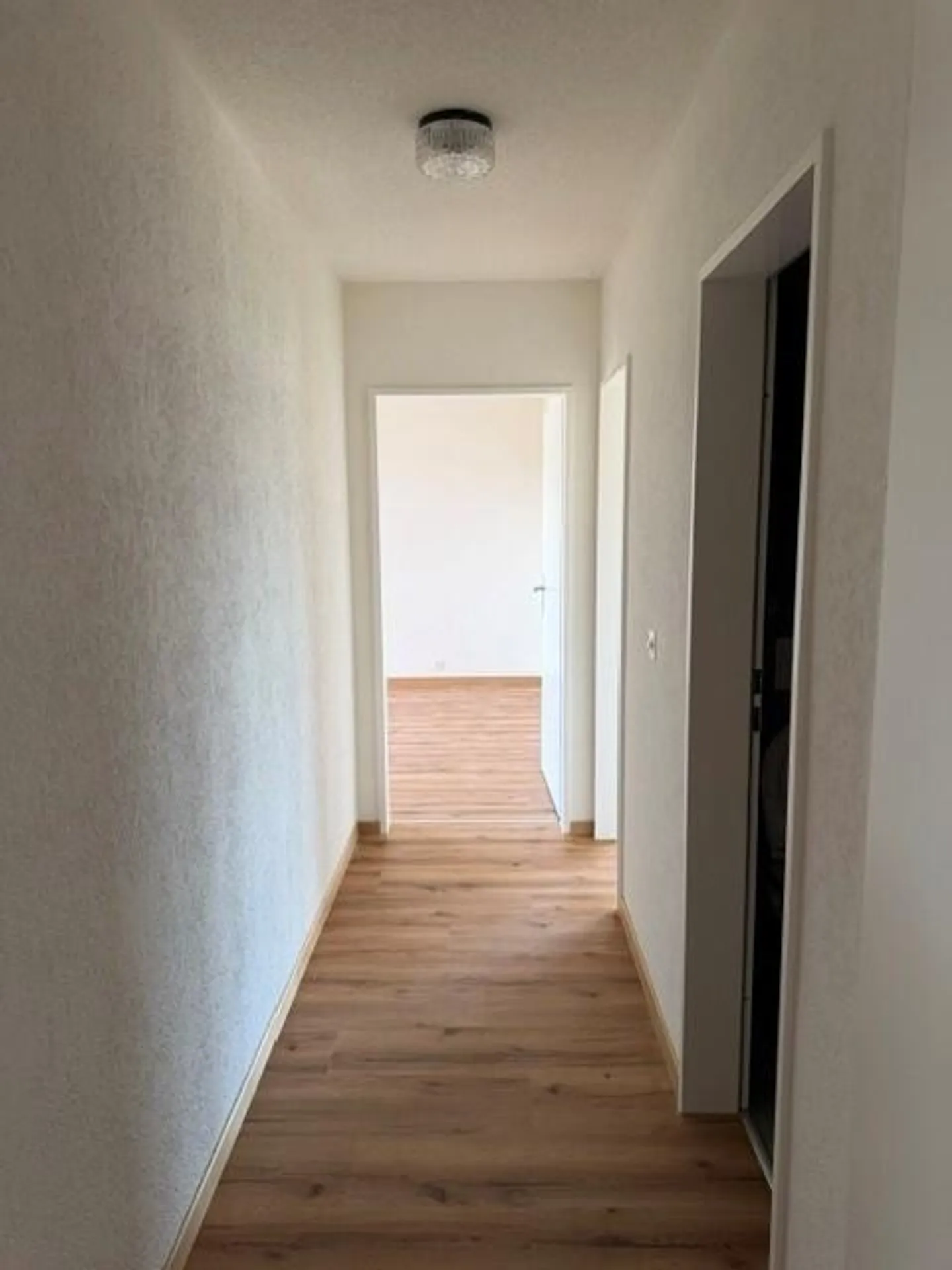 Helle 3.5-Zimmer-Wohnung - Foto 3 von 9