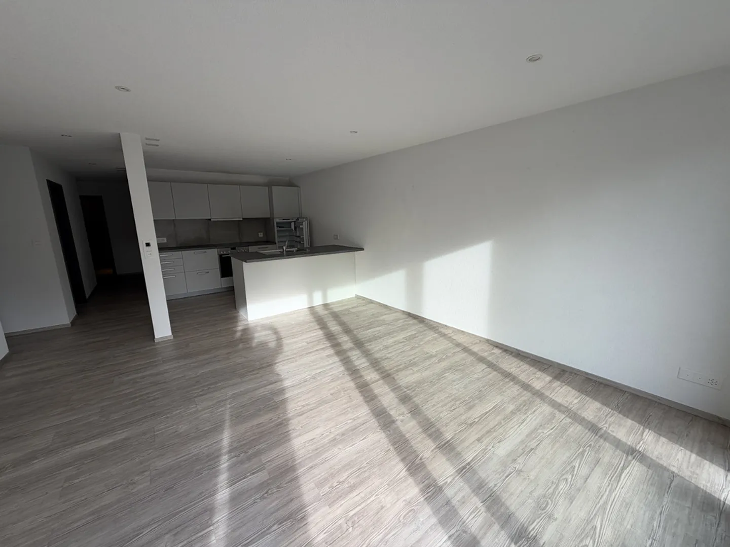 A huge terrace with a view of the countryside - Photo 4 of 10