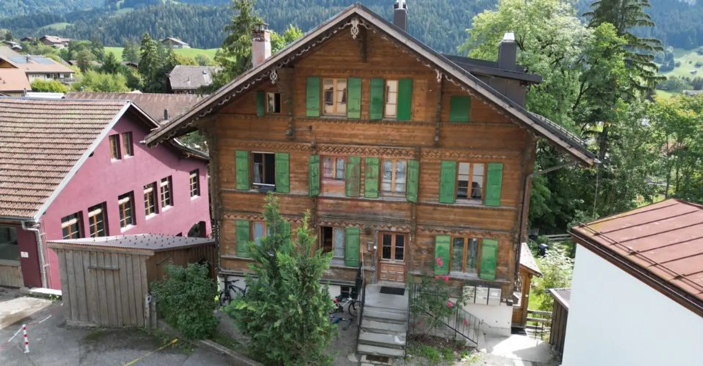 Ideal gelegenes Renditeobjekt im Herzen des Dorfes - Foto 1 von 7