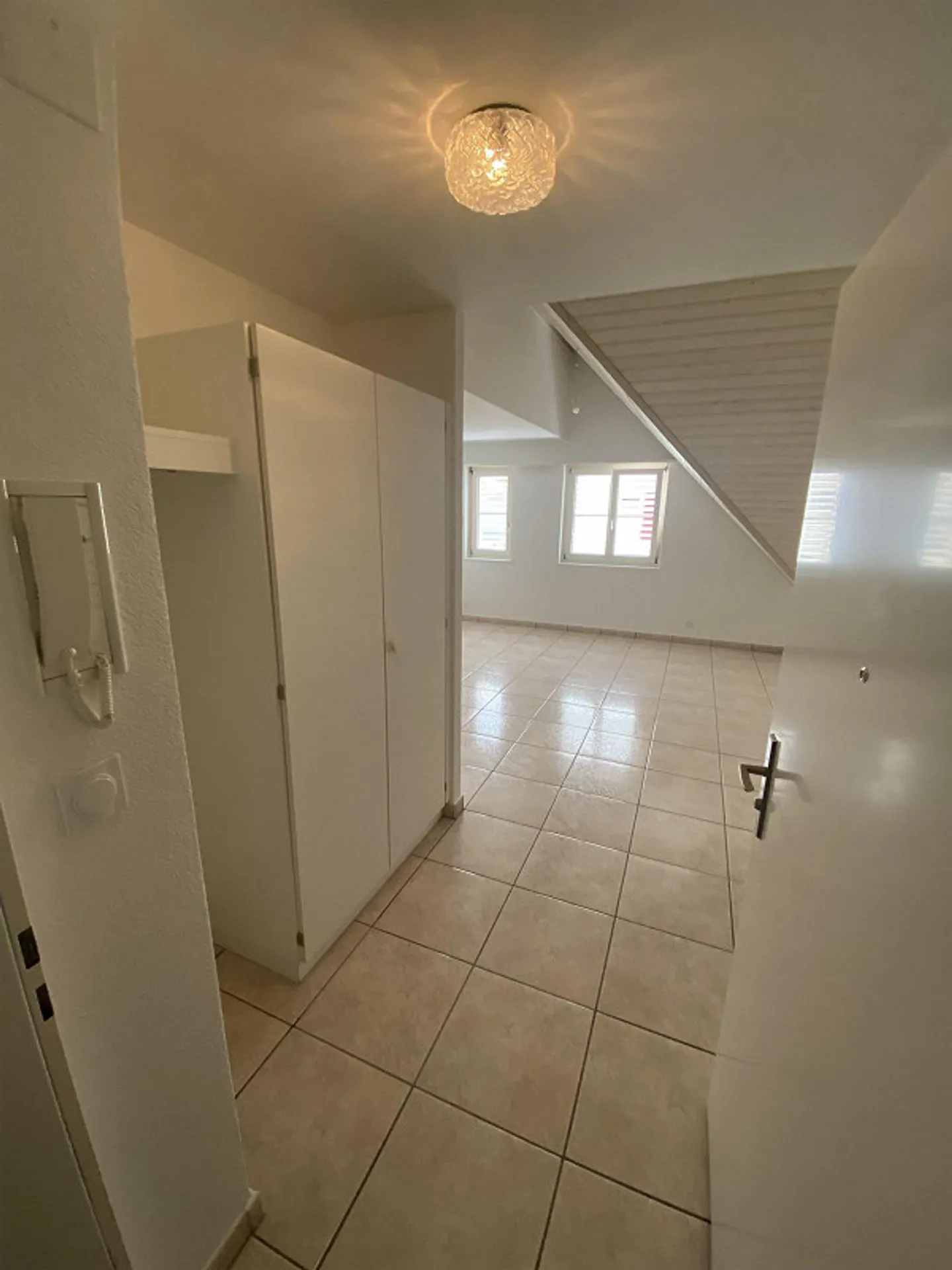 1-room studio for rent - Photo 5 of 10