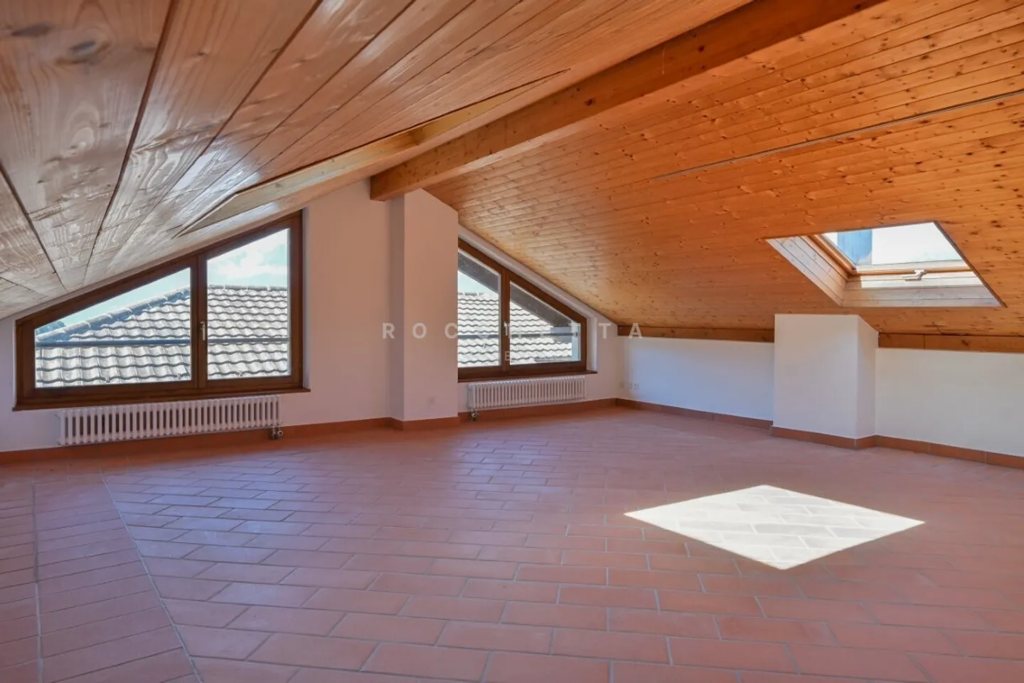 Historisches Haus im Kern mit privatem Platz und Garage - Foto 12 von 15