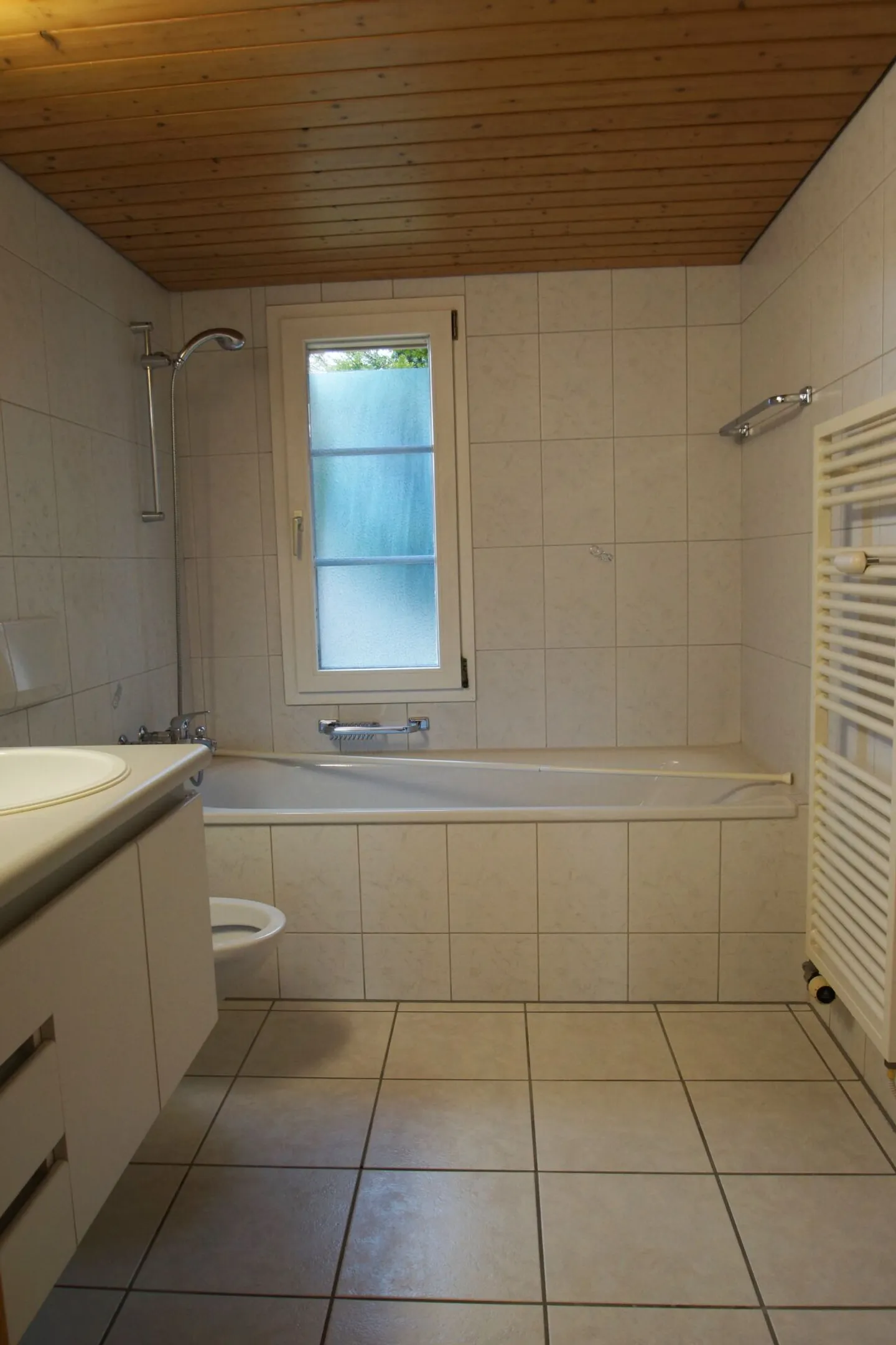 Quiet, cozy 2-room apartment with seating area - Photo 5 of 6