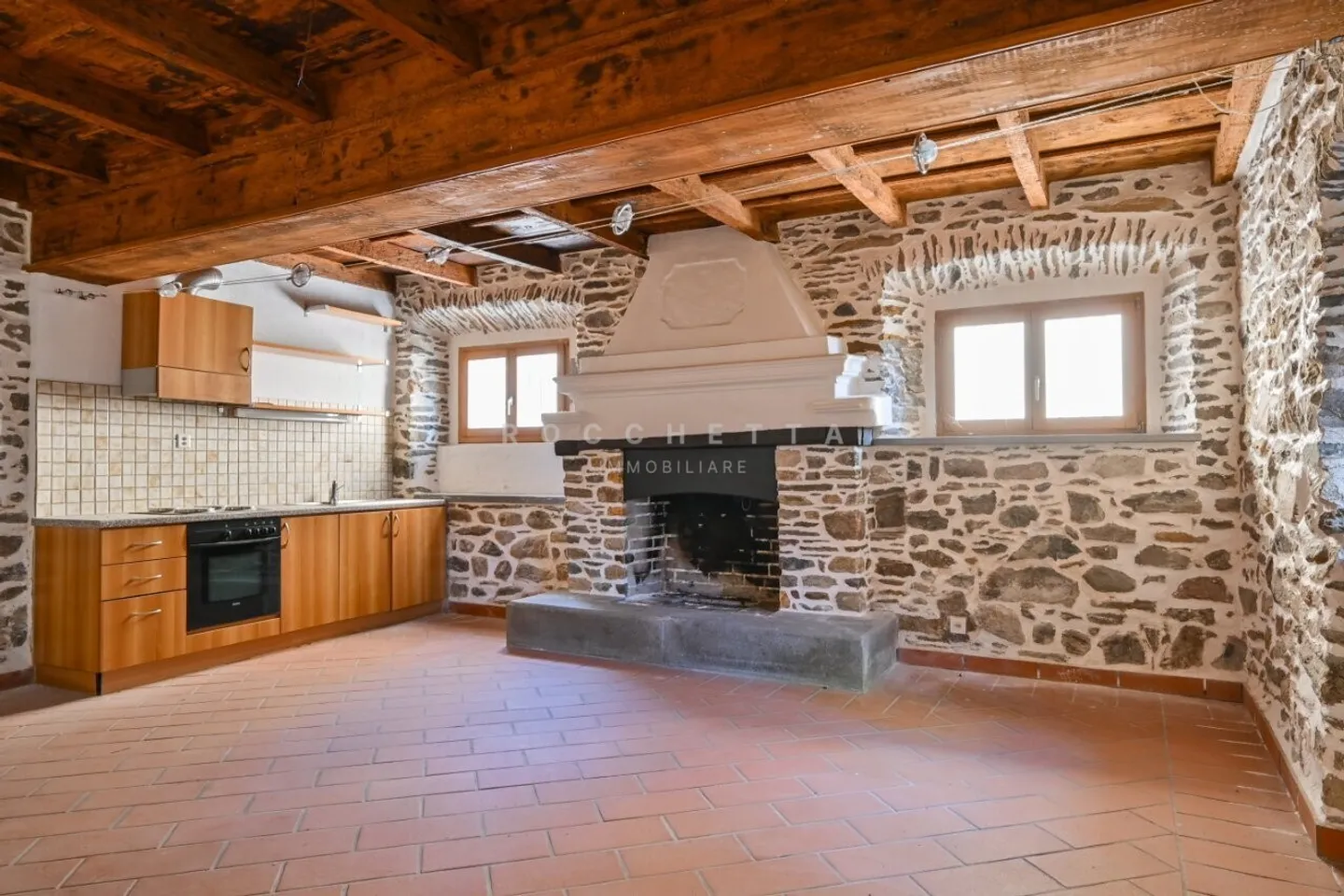 Historisches Haus im Kern mit privatem Platz und Garage - Foto 5 von 15