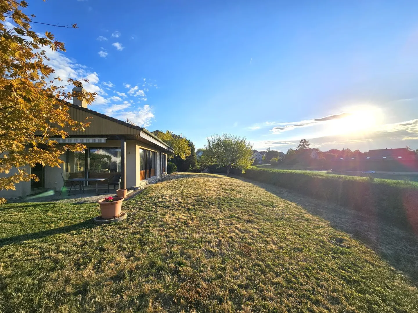 Individual villa with magnificent view of the countryside and the Alps - Photo 1 of 14