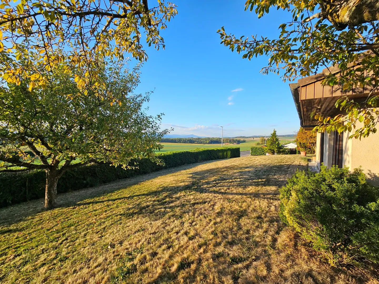 Individual villa with magnificent view of the countryside and the Alps - Photo 4 of 14
