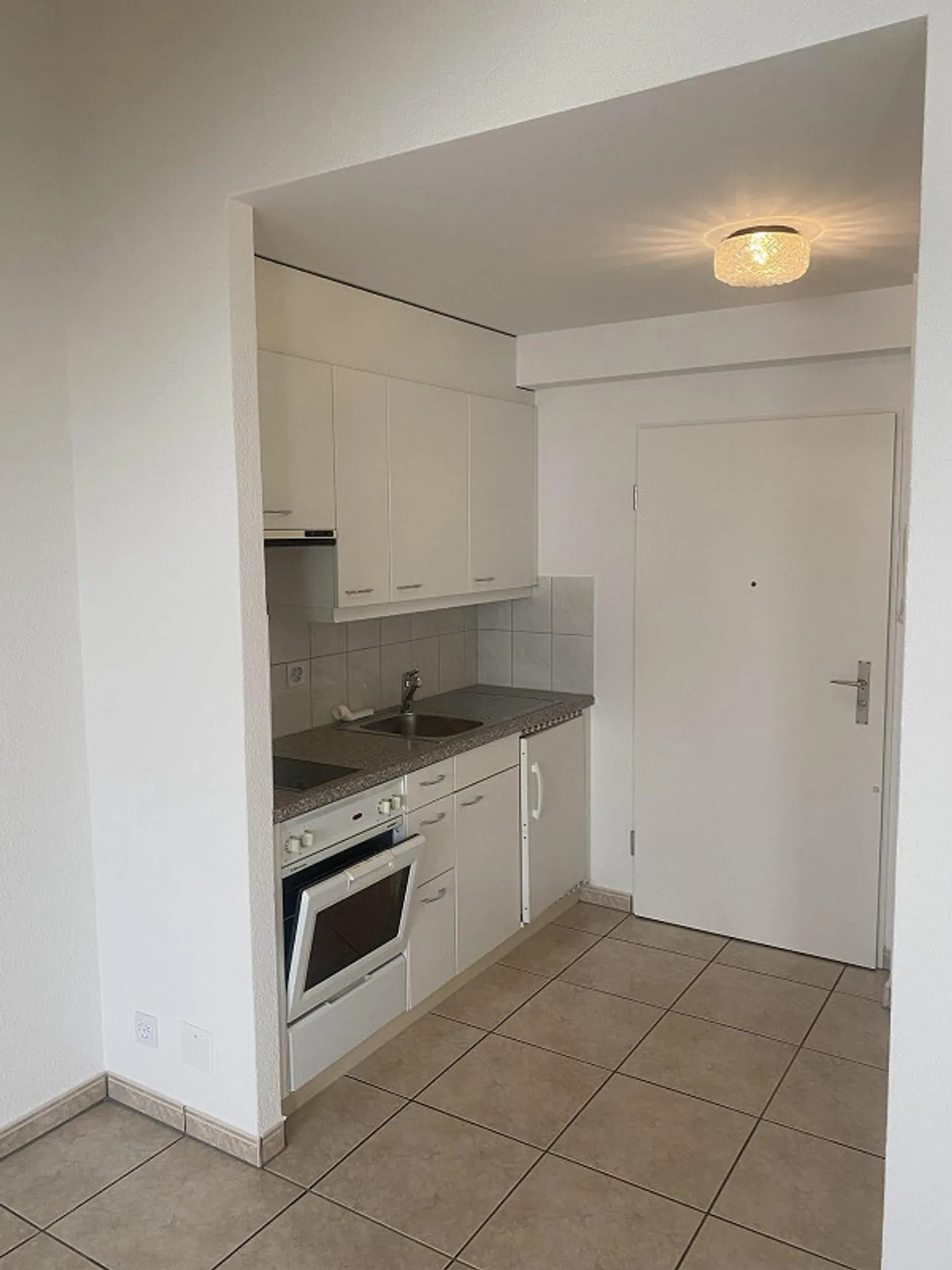 1-room studio for rent - Photo 7 of 10