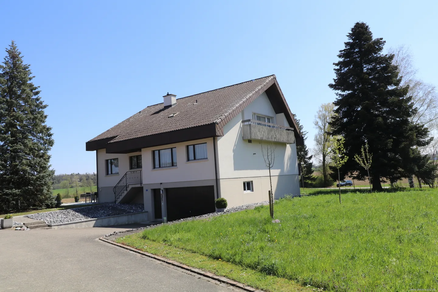 Rural Dream Home near Kreuzlingen – freshly renovated single-family house with versatile usage options - Photo 6 of 34