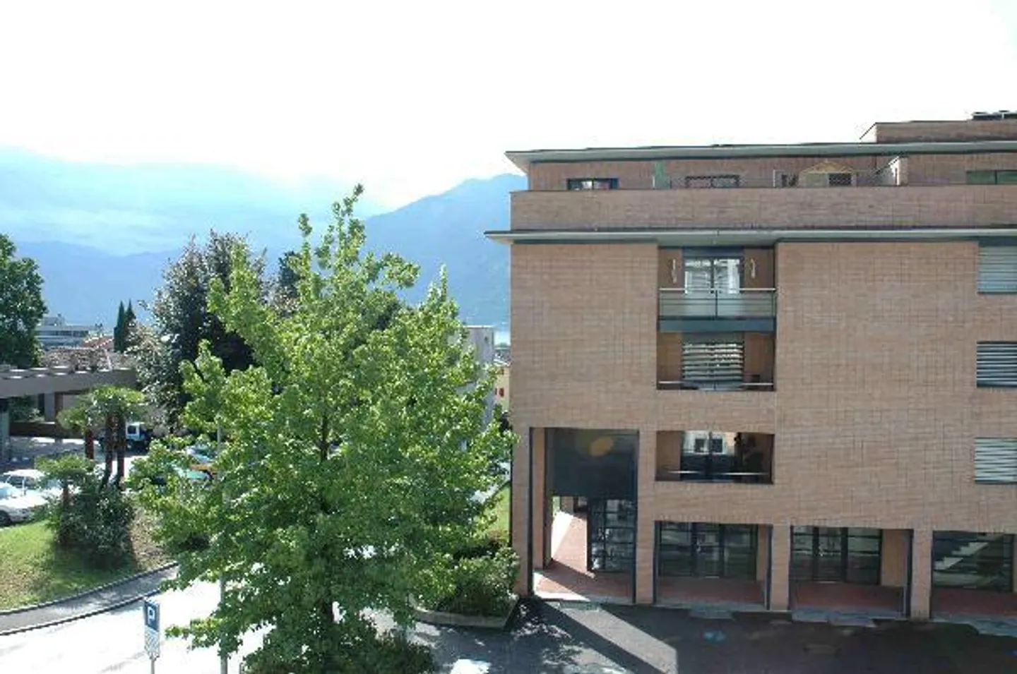Appartamento 4 1/2 locali - Foto 2 di 9