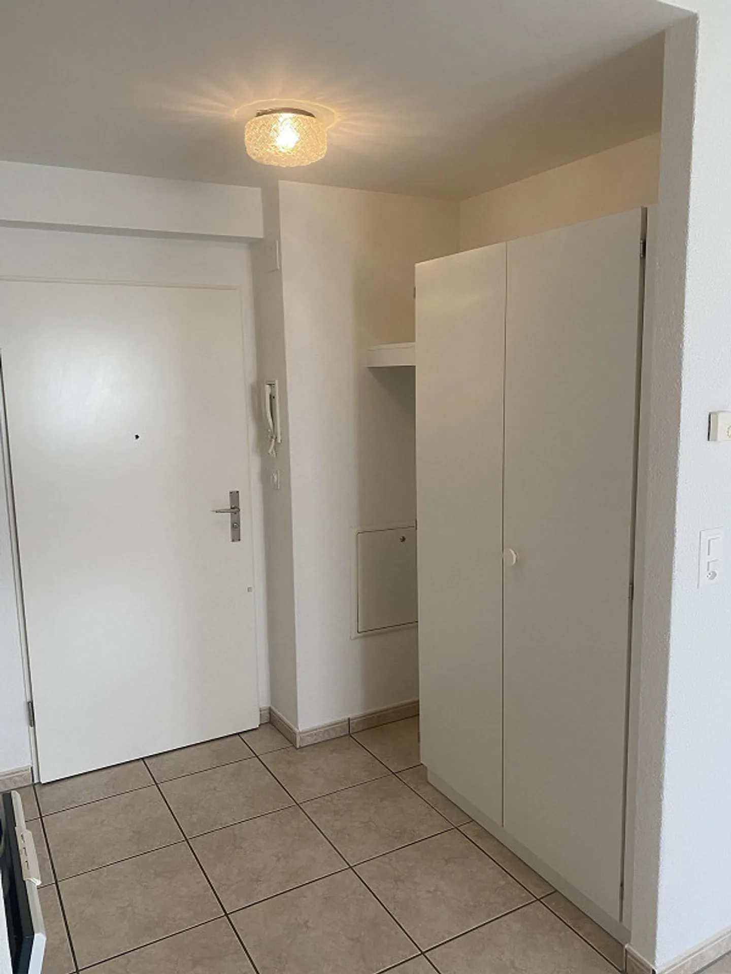 1-room studio for rent - Photo 8 of 10