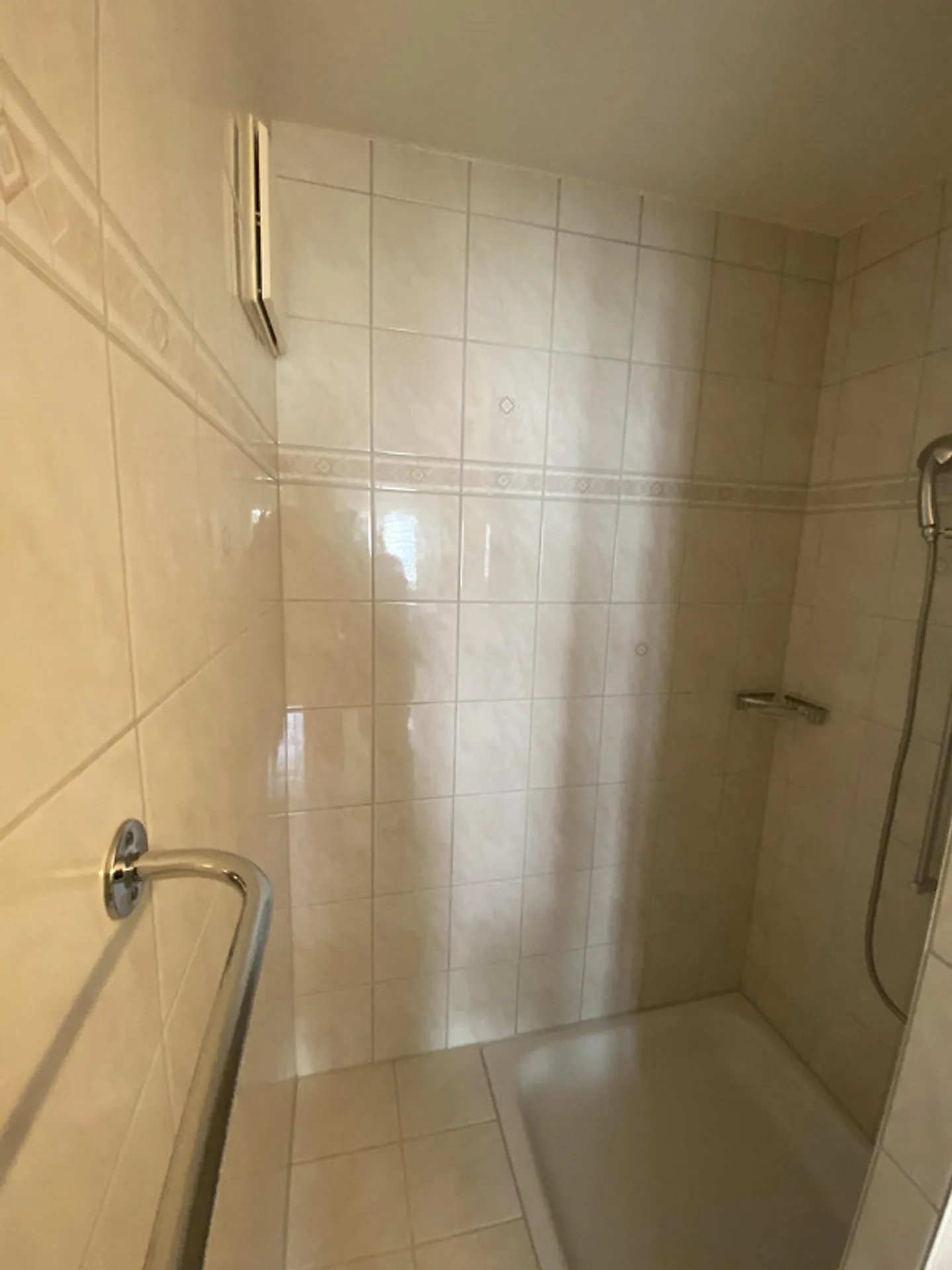 1-room studio for rent - Photo 9 of 10