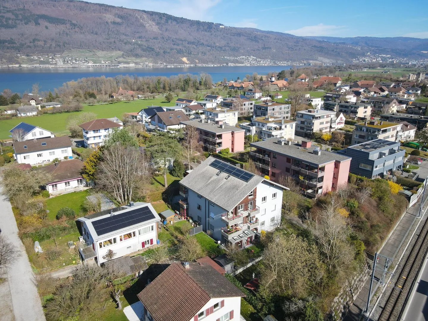 Geräumige Wohnung mit Galerie - Foto 1 von 17