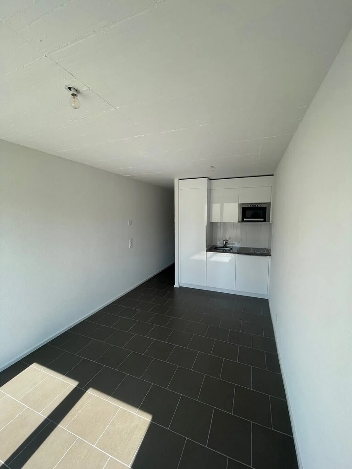 Da afferrare! Magnifico studio a due passi dalla stazione ferroviaria di Friburgo! - Foto 4 di 5