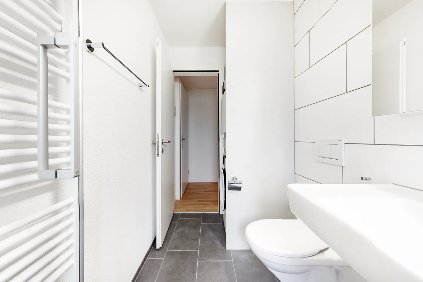 Charming 3-Room Apartment in Zurich - Photo 3 of 8