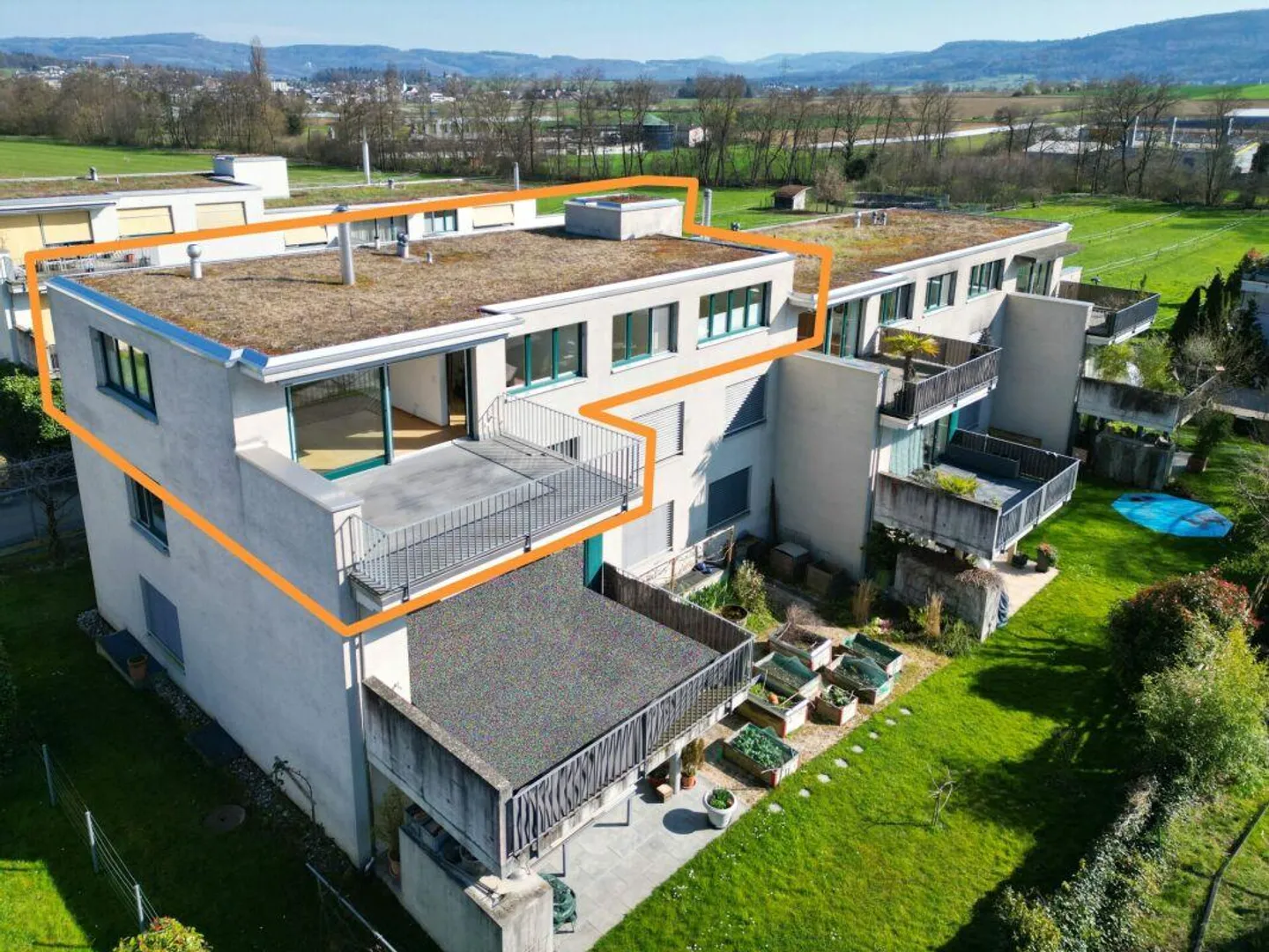 Attico con due terrazze e posto auto - Foto 13 di 13