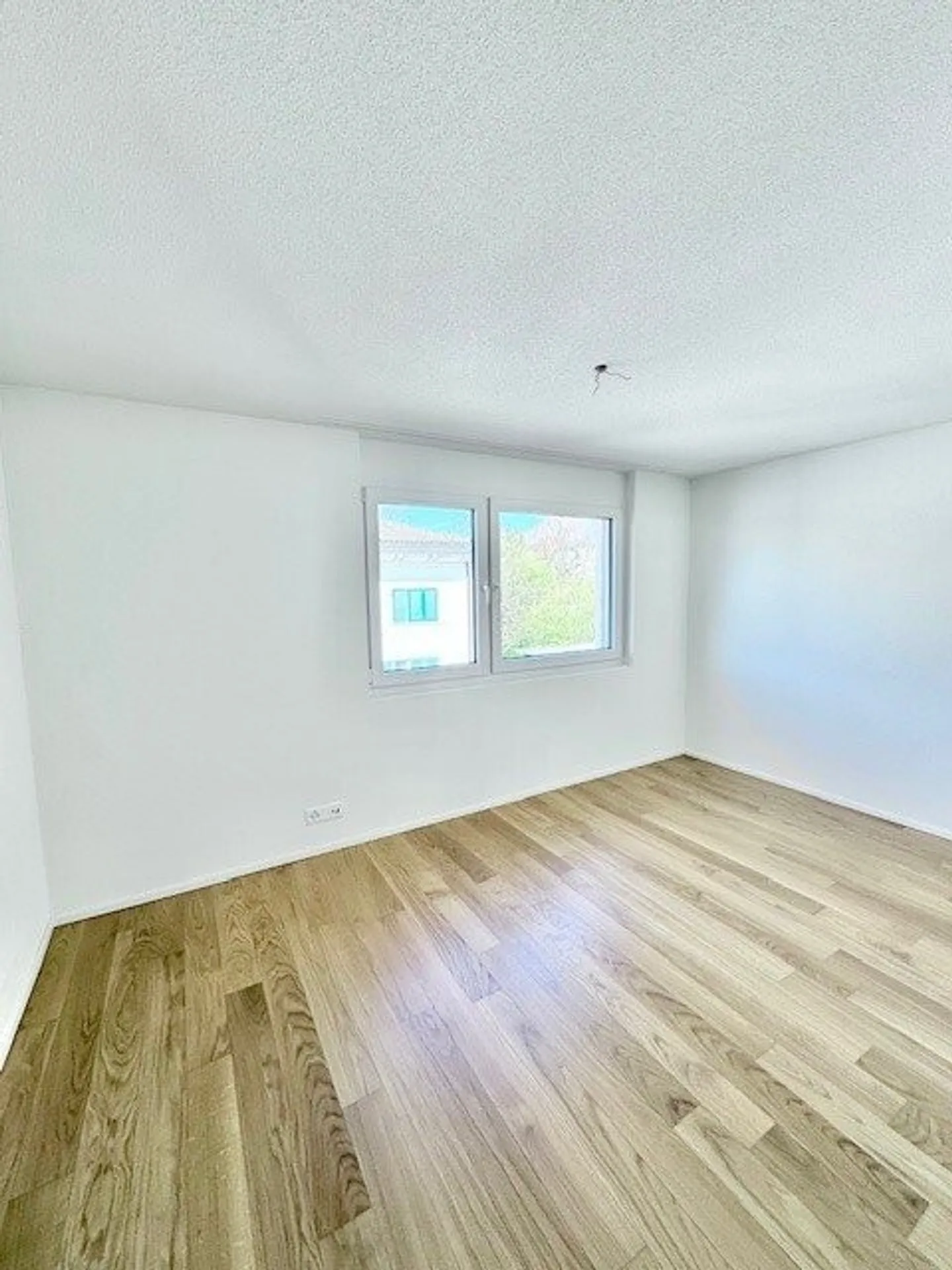 Moderne Wohlfühloase mit Aussicht - Foto 3 von 10